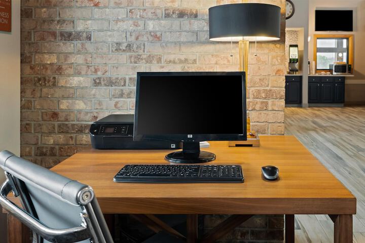 Business Center 45 of 48