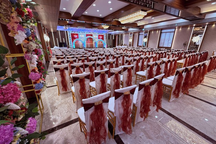 Ballroom/Hall 67 of 74