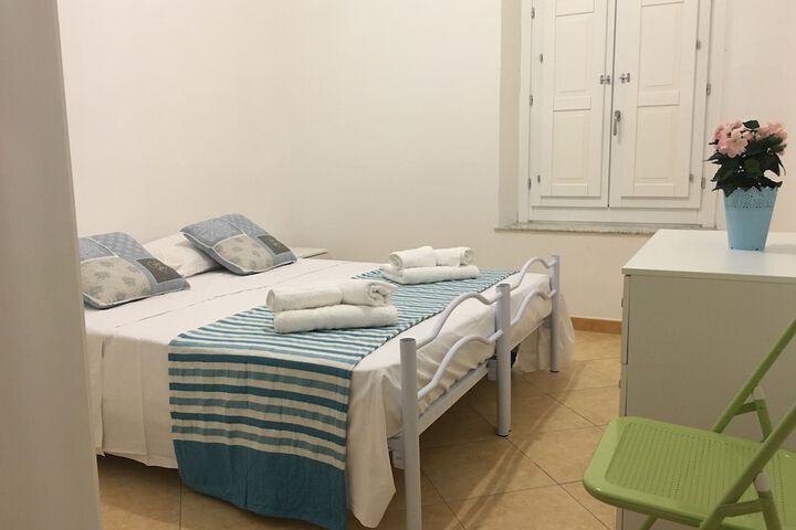 Room 3 of 10
