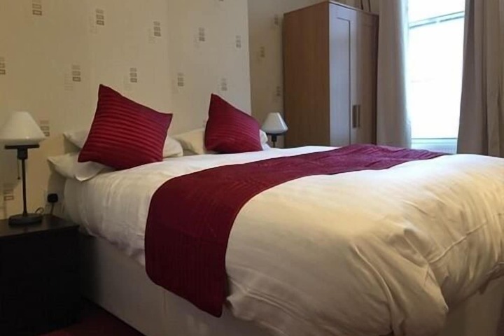 Room 3 of 42