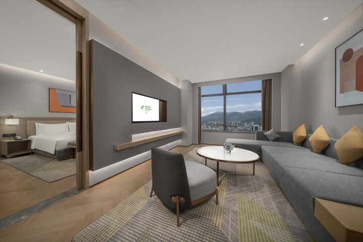 Room 11 of 43