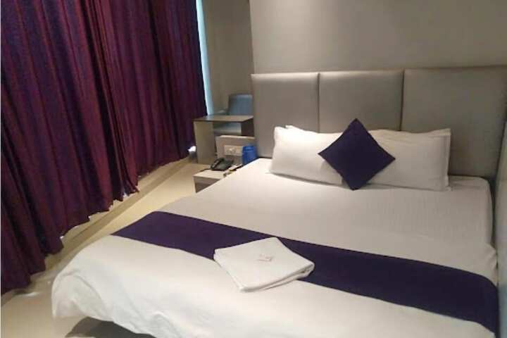 Room 2 of 17