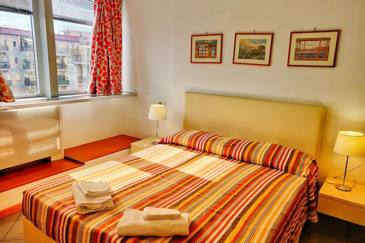 Room 16 of 28
