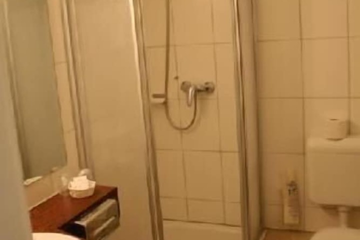 Room 26 of 44