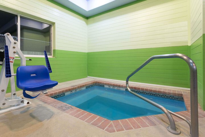 Hotel Pool