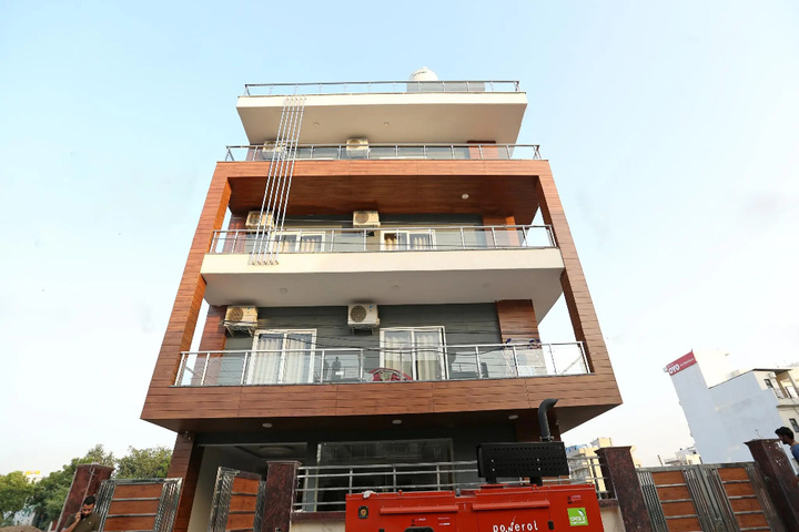 OYO 19458 Palm Garden Suites