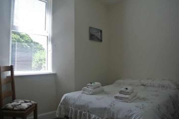 Room 10 of 13