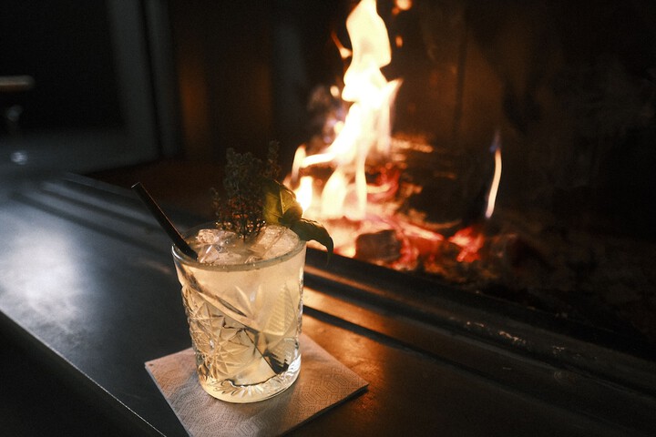 Lounge 57 of 81