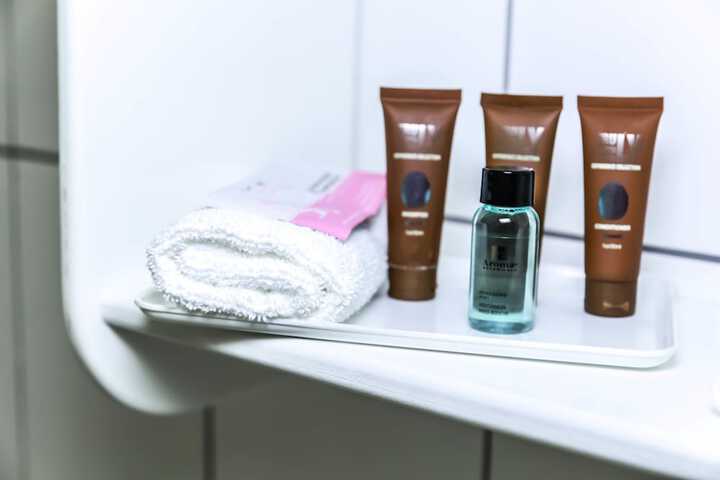 Bathroom amenities