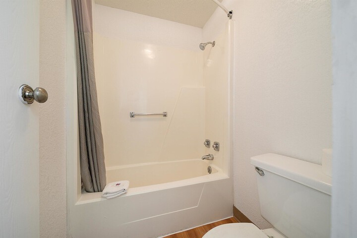 Room 15 of 26
