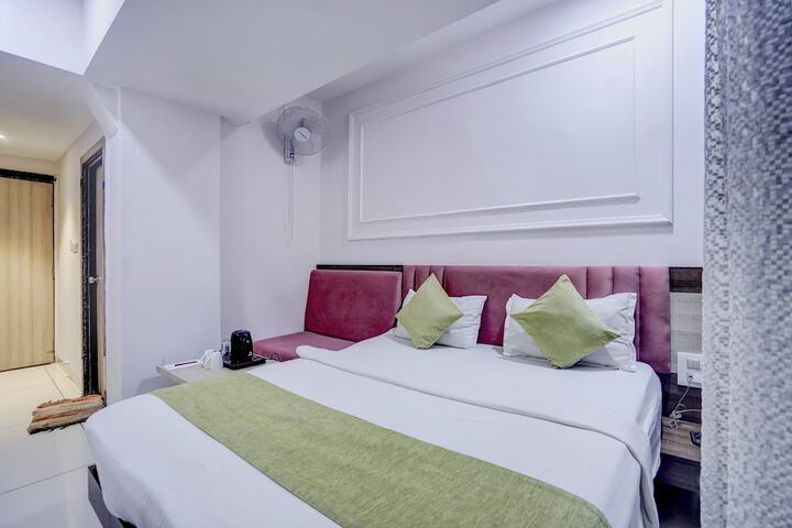 Room 5 of 32