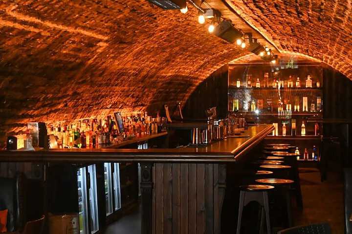 Lounge 66 of 78