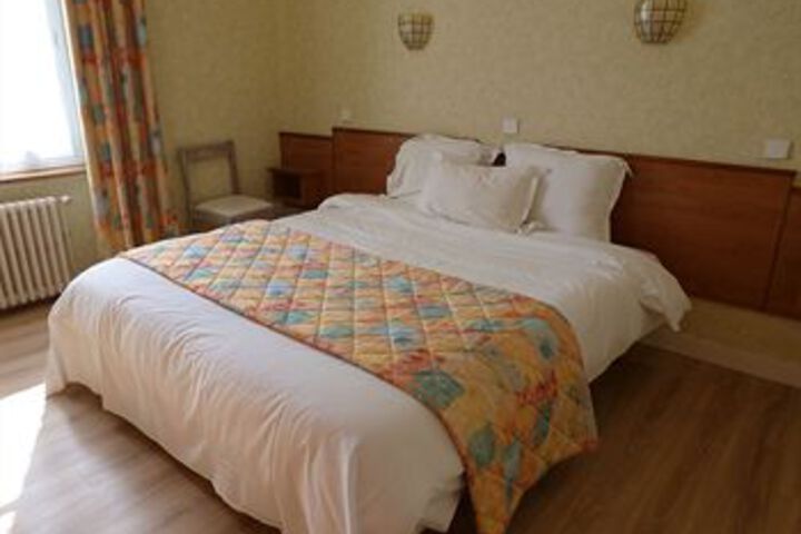 Room 5 of 10