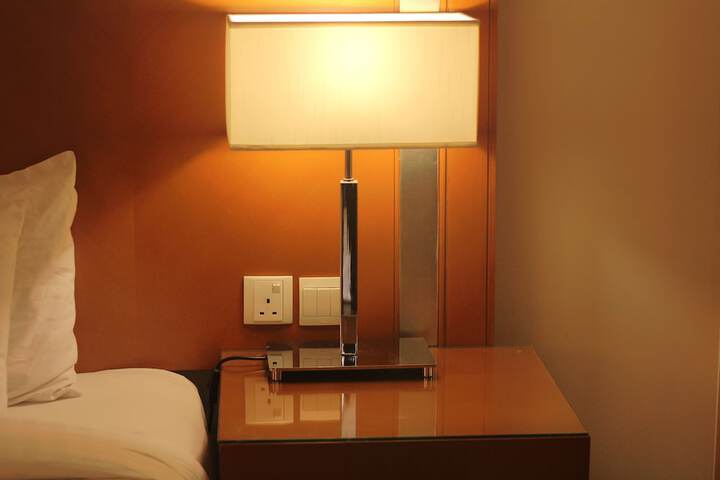 Room 10 of 77