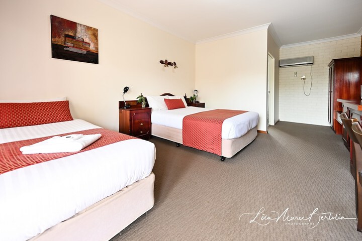 Room 16 of 32