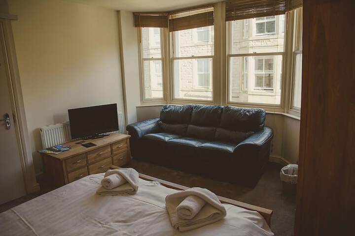 Room 6 of 19