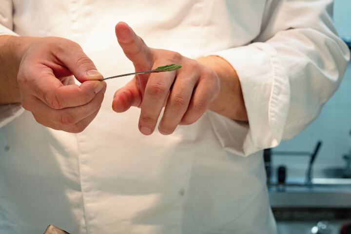 Dining 38 of 49