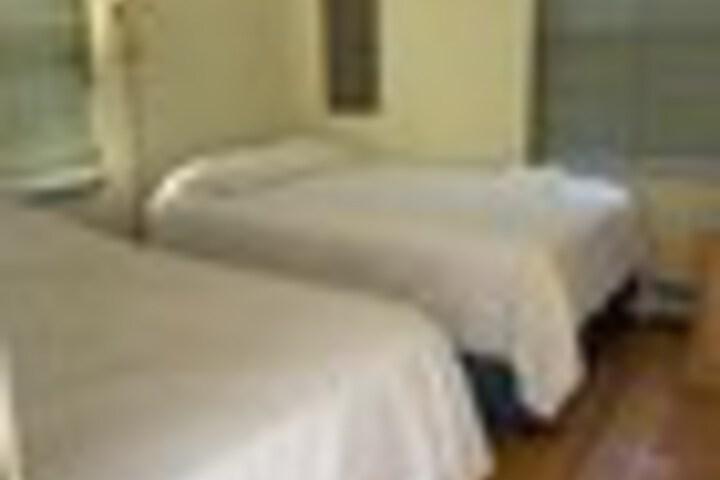 Room 50 of 204
