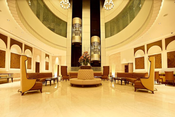 Entrance & Lobby