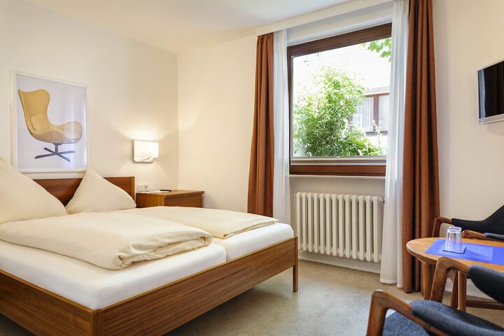 Room 5 of 35