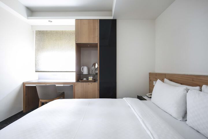 Room 26 of 145
