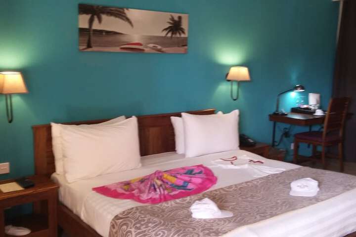 Room 2 of 37