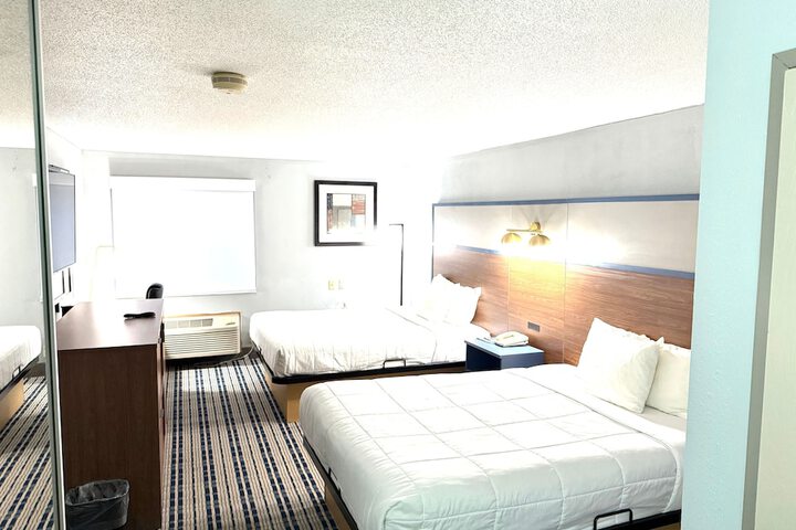 Room 12 of 27