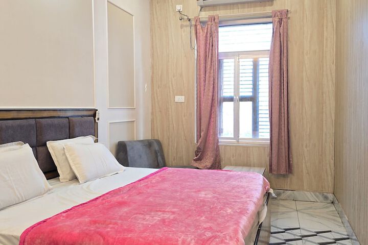 Room 15 of 75