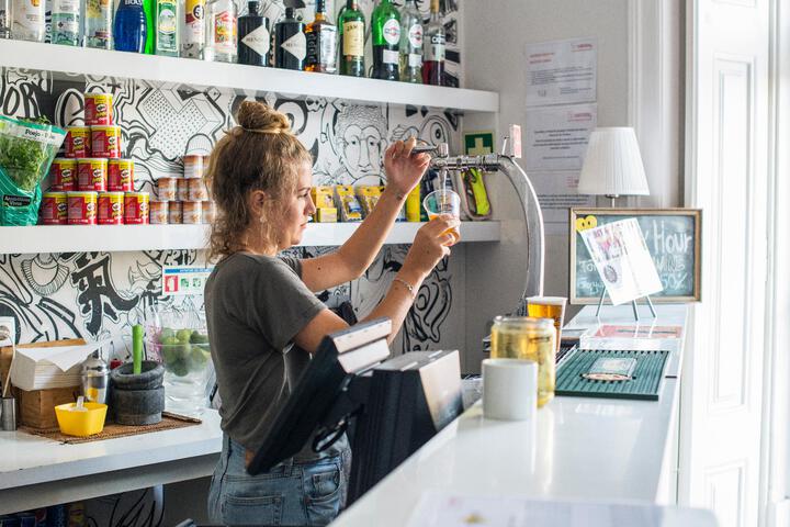 Bar