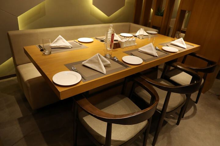 Dining 40 of 45