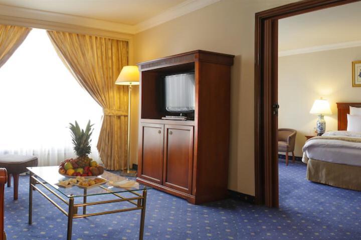 Room 11 of 75