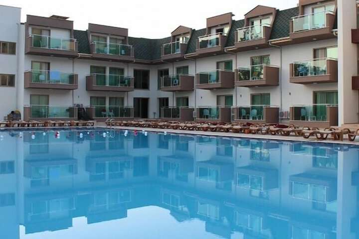 Hotel with Pool