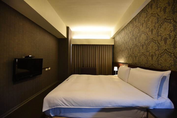 Room 15 of 38