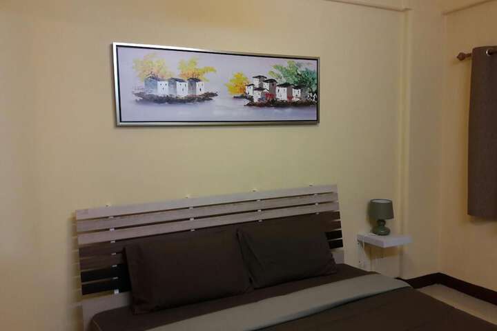 Room 13 of 25