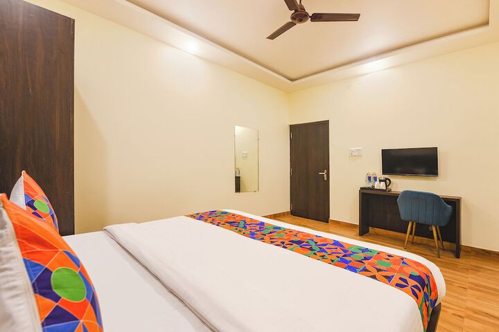 Room 18 of 35
