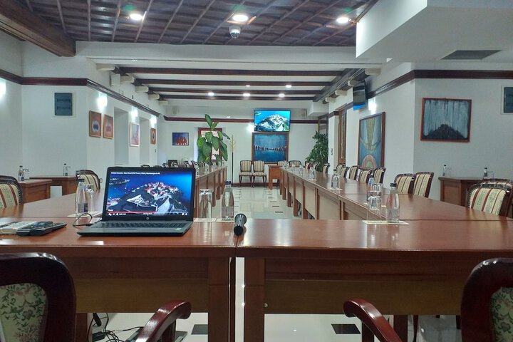 Business Center 206 of 263