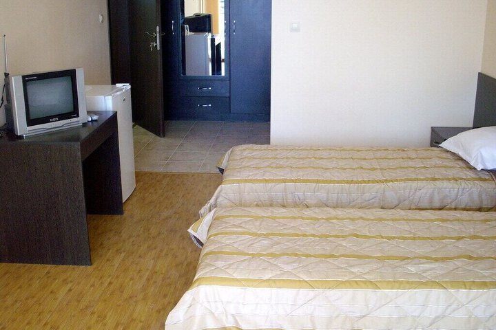 Room 2 of 16