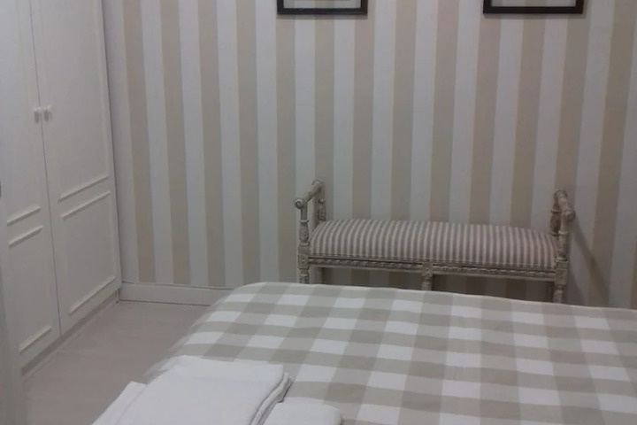 Room 1 of 5