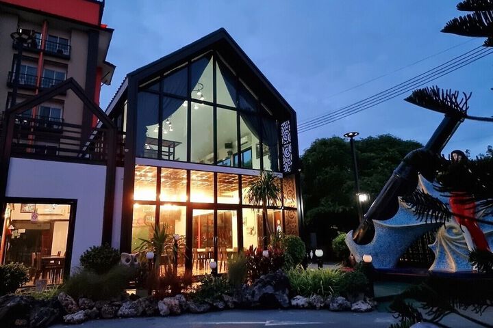 Dining Photos