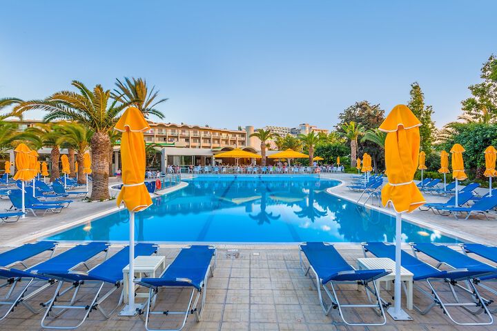 Hotel Pool