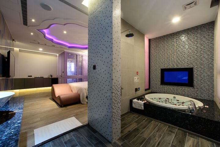 Room 58 of 75