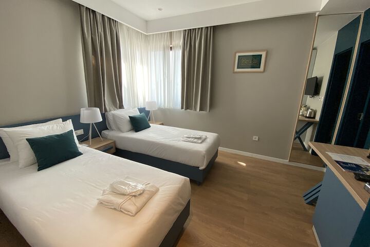 Room 4 of 36