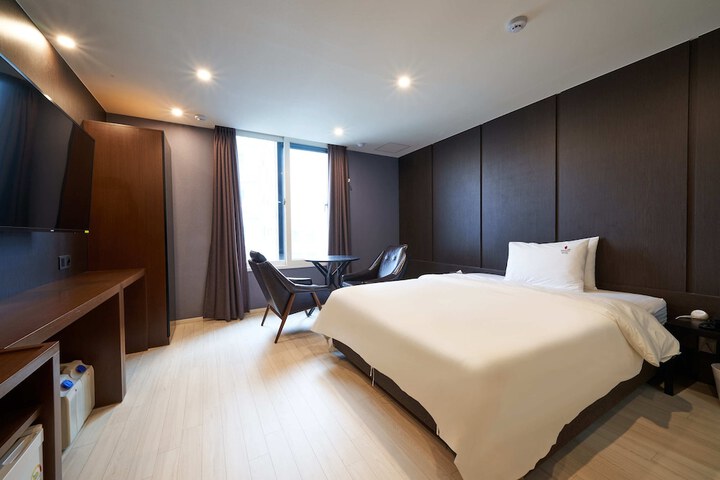 Room 34 of 87