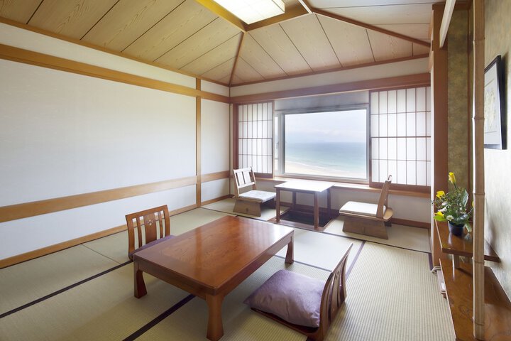 Room 5 of 45