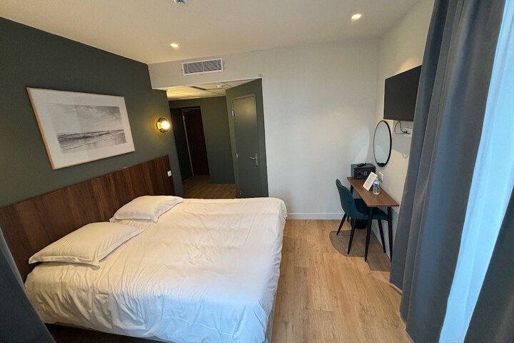Room 16 of 51