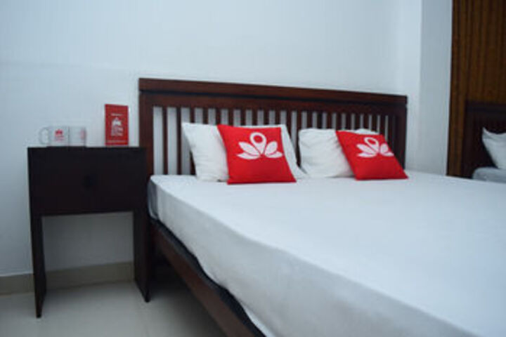 Room 5 of 13