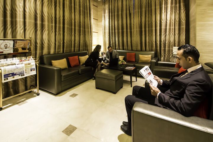Entrance & Lobby