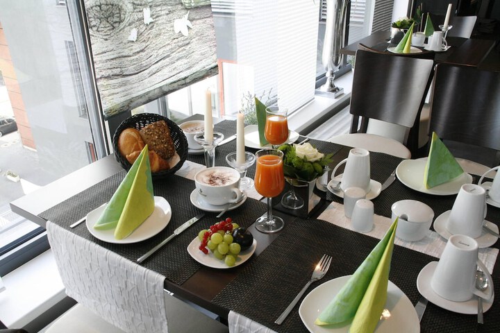 Breakfast/Coffee Service 17 of 26