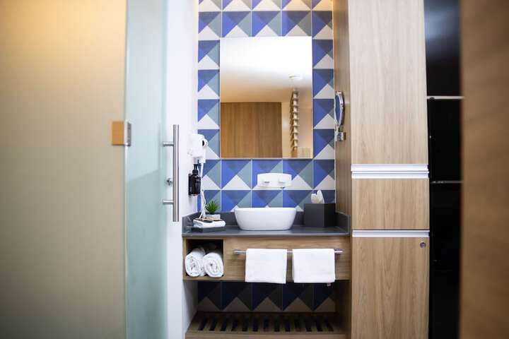Room 35 of 39