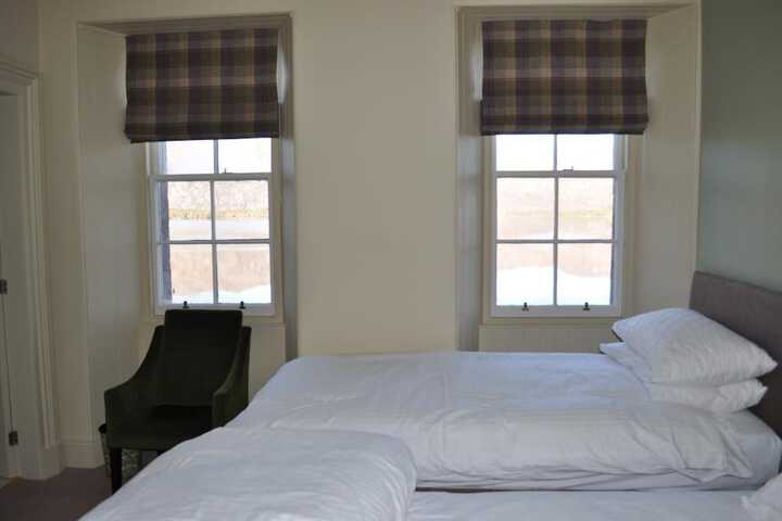 Room 6 of 25